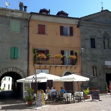 Piazza Fiumalbo Citta D'Arte Apartment ภายนอก รูปภาพ